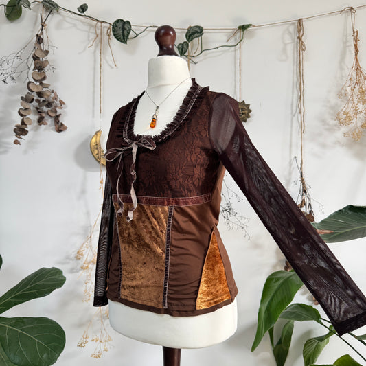 Brown whimsical top - size M