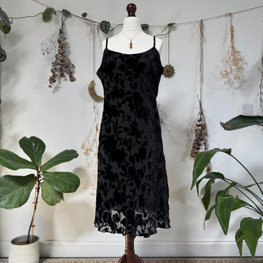 Black velvet dress - size L