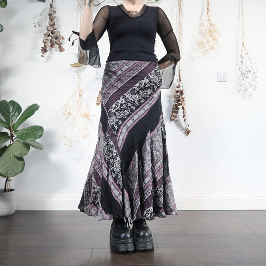 Witchy maxi skirt - size L