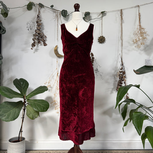 Red velvet dress - size M