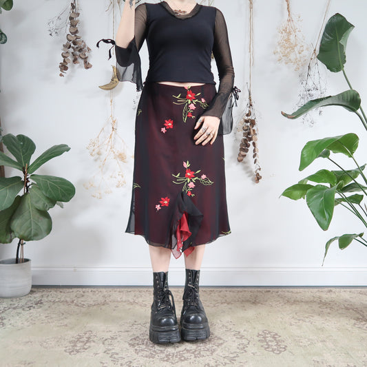 Embroidered skirt - size M/L