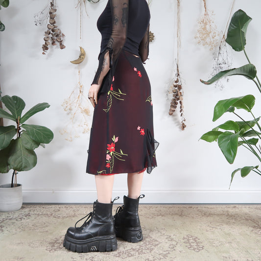 Embroidered skirt - size M/L