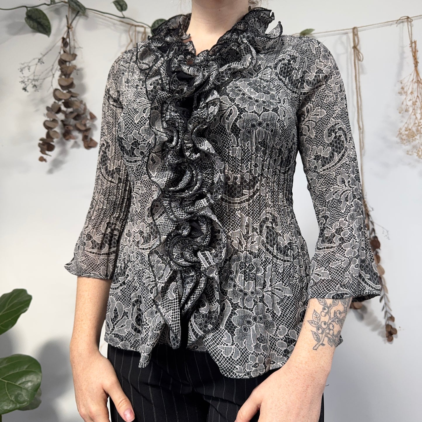 Ruffle blouse - size S