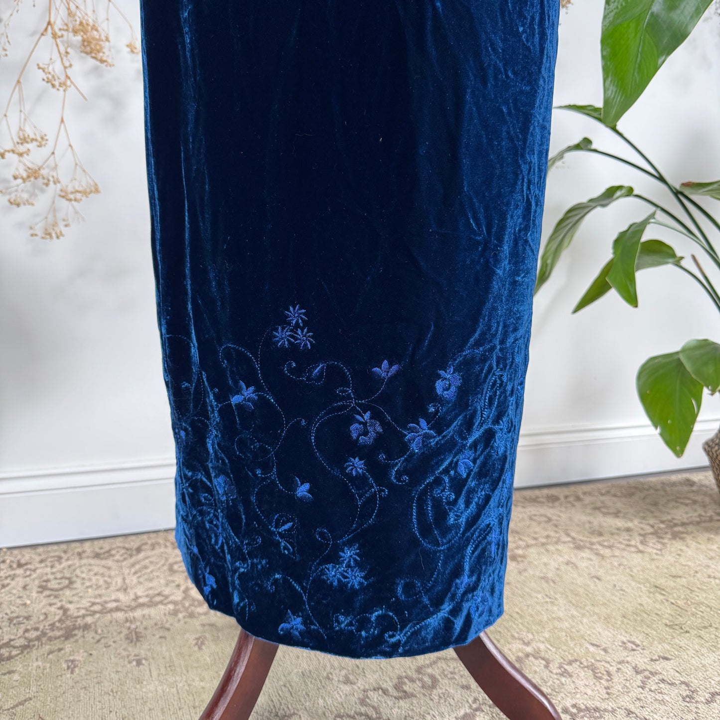 Blue velvet skirt - size M
