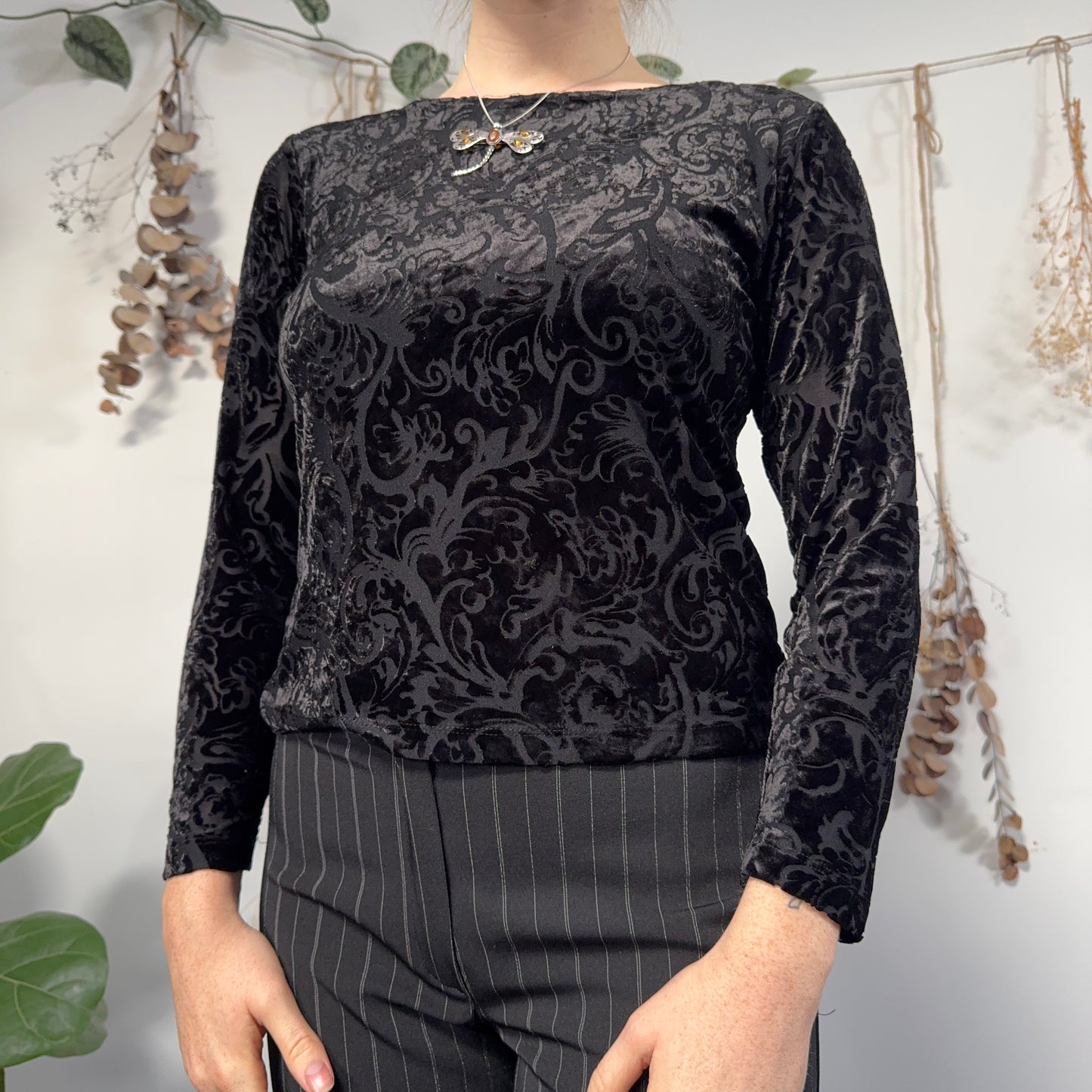 Black velvet top - size M