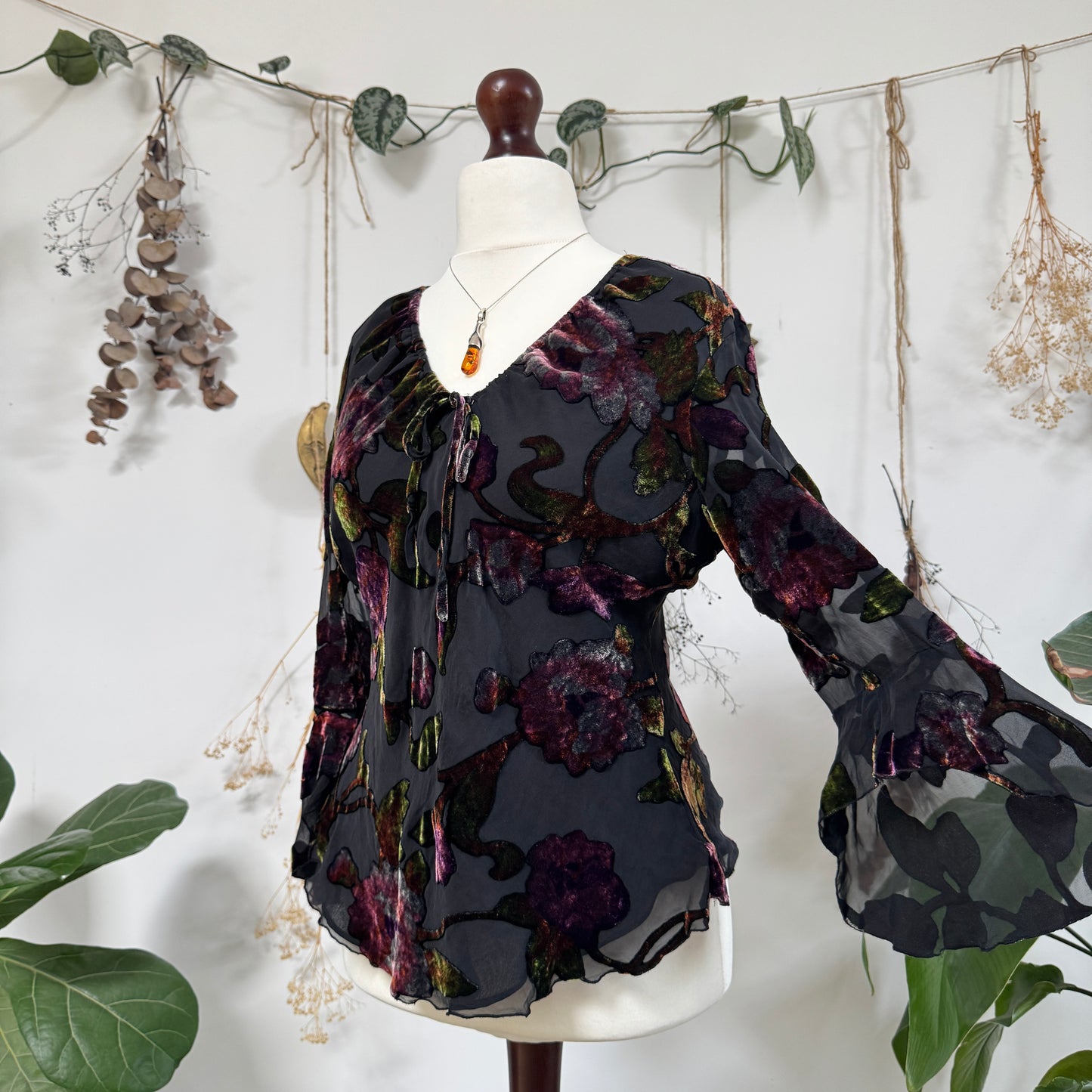 Velvet embossed blouse - size L
