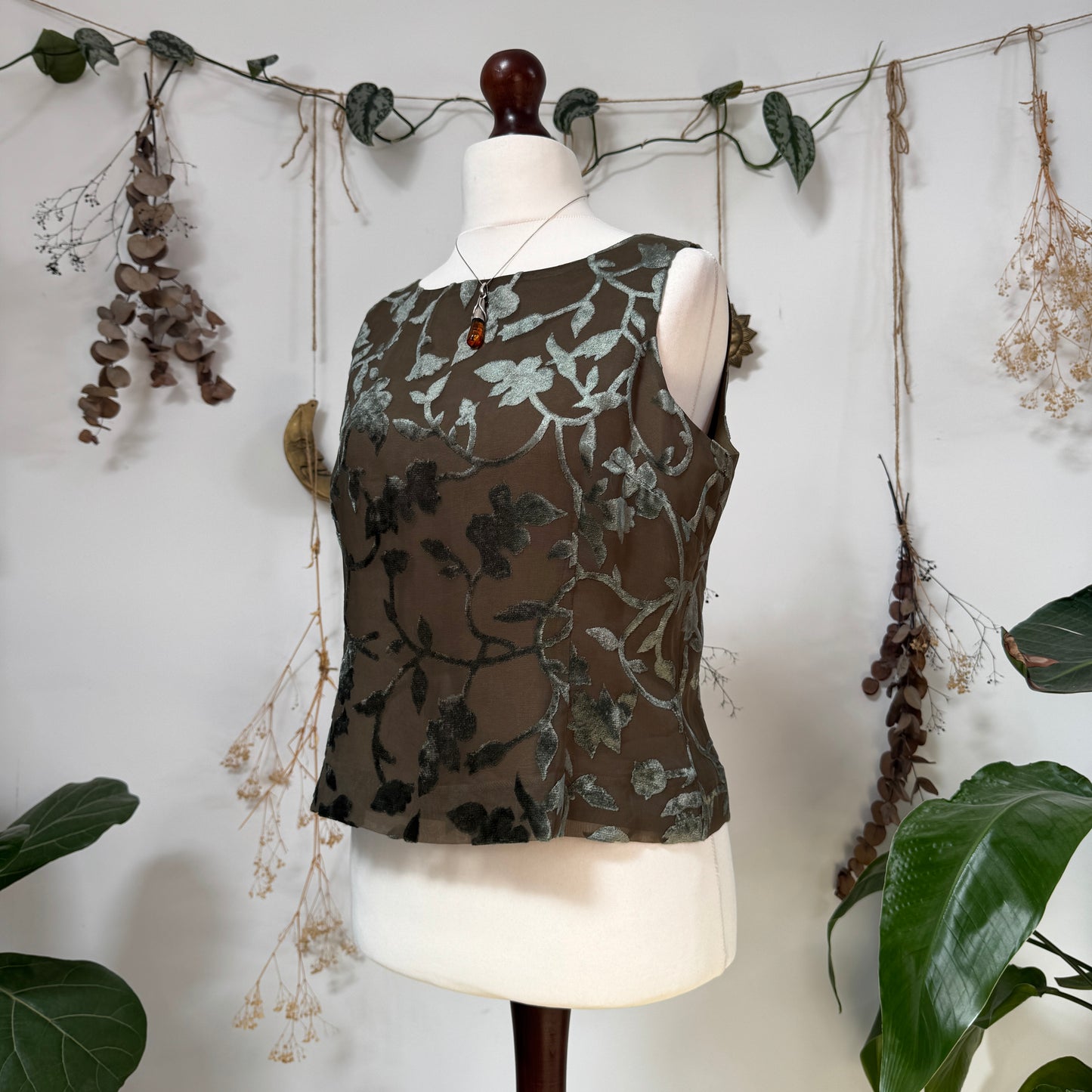 Velvet embossed top - size L