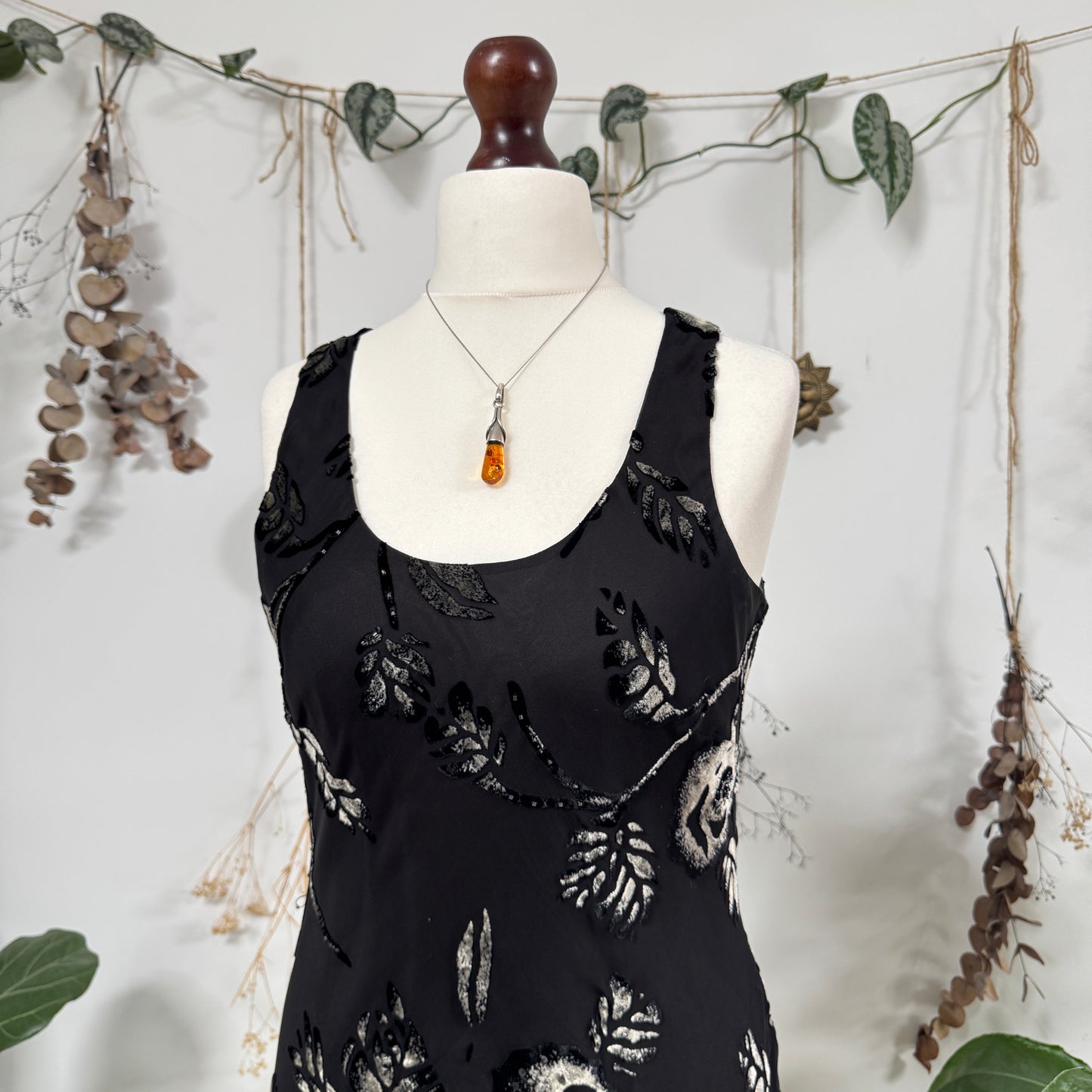 Velvet embossed dress - size M
