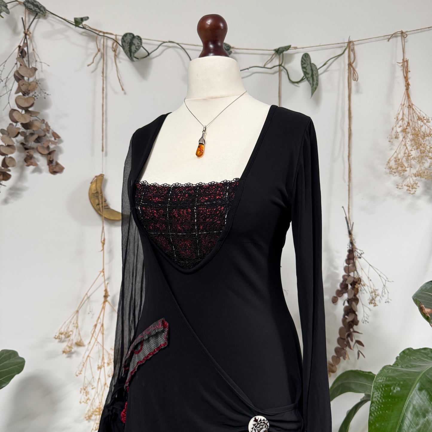 Save the Queen dress - size M/L