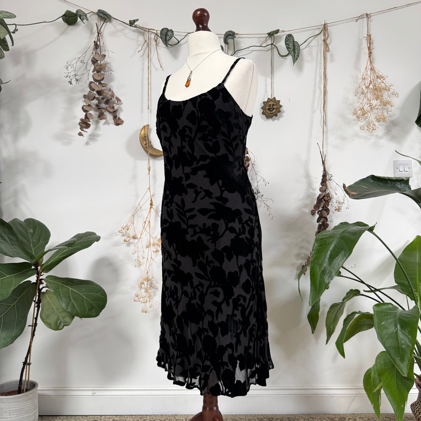 Black velvet dress - size M