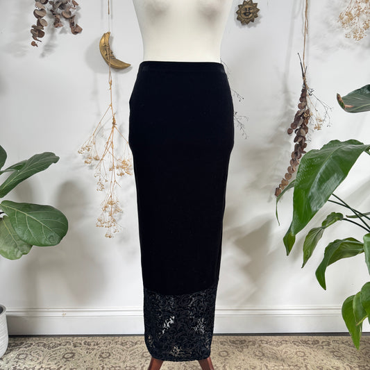 Black velvet skirt - size M