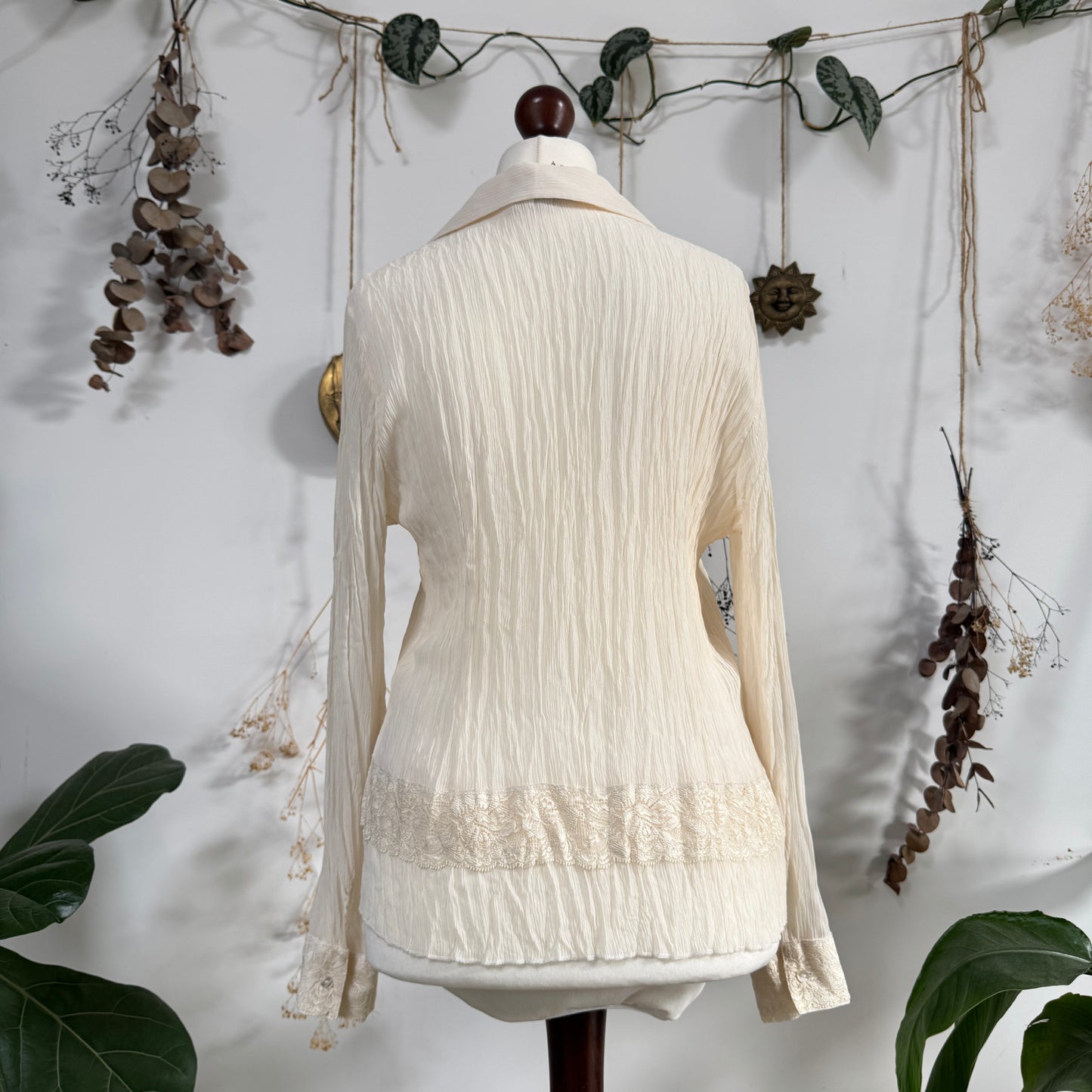 Cream crinkle blouse - size M