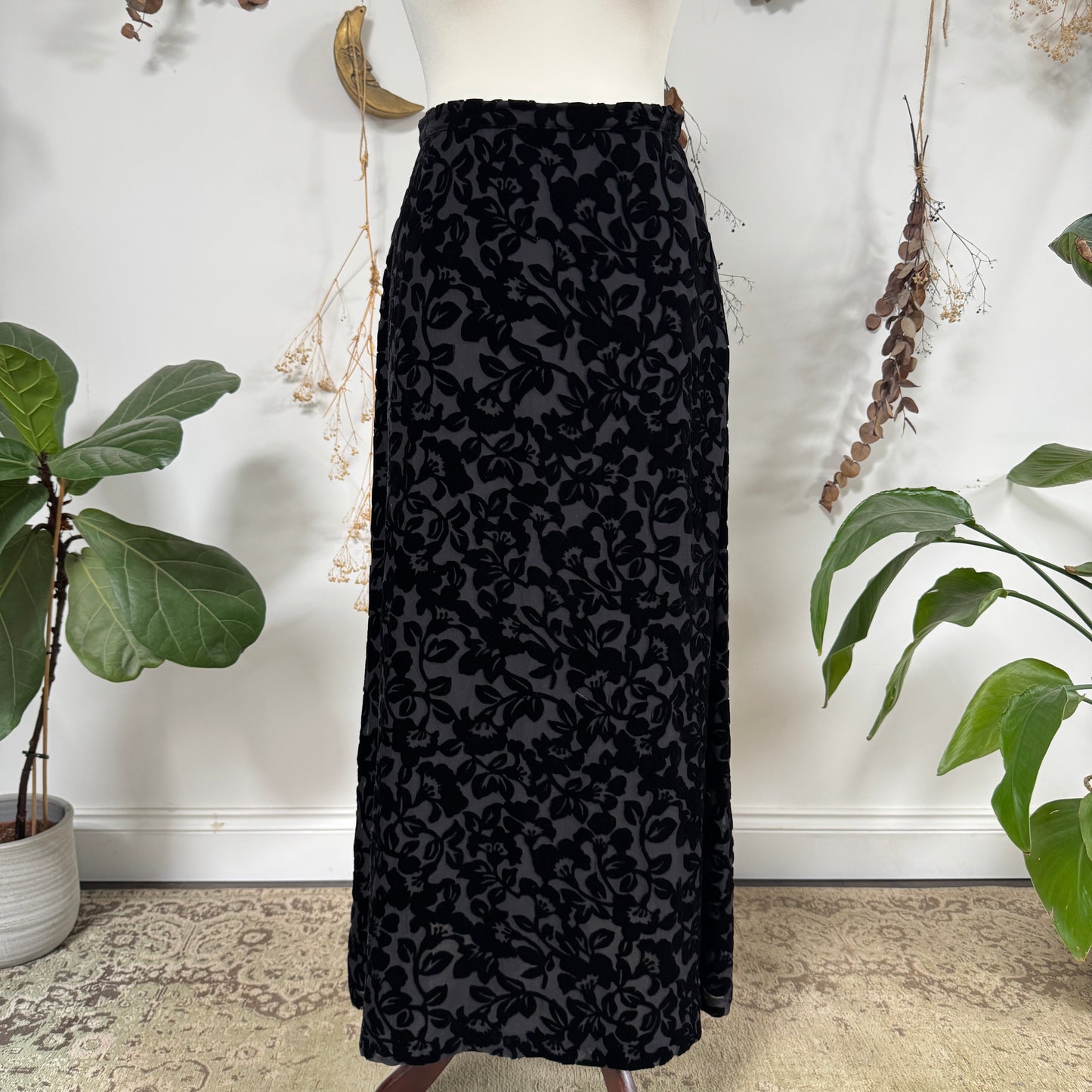 Black velvet skirt - size S/M
