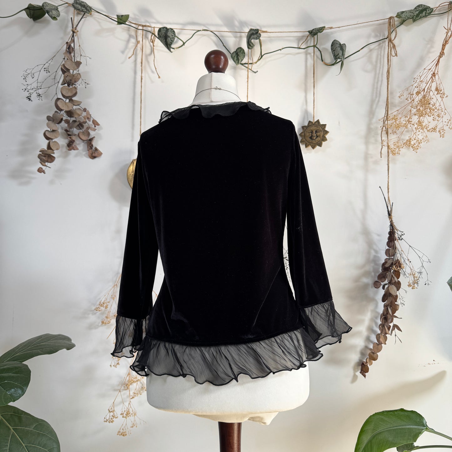 Black velvet top - size M