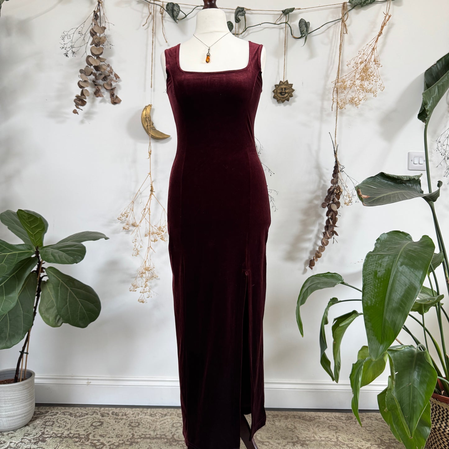 Burgundy velvet dress - size S/M