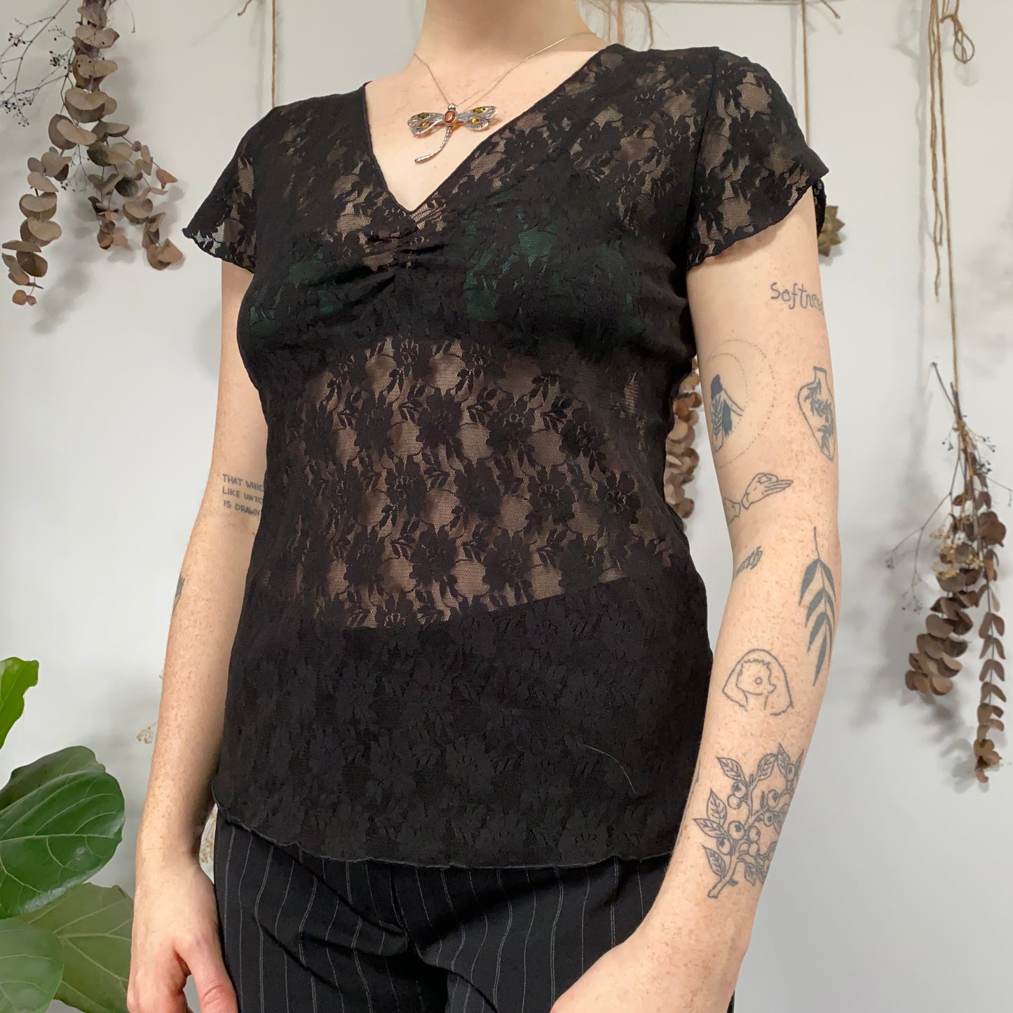 Black lace tshirt - size M