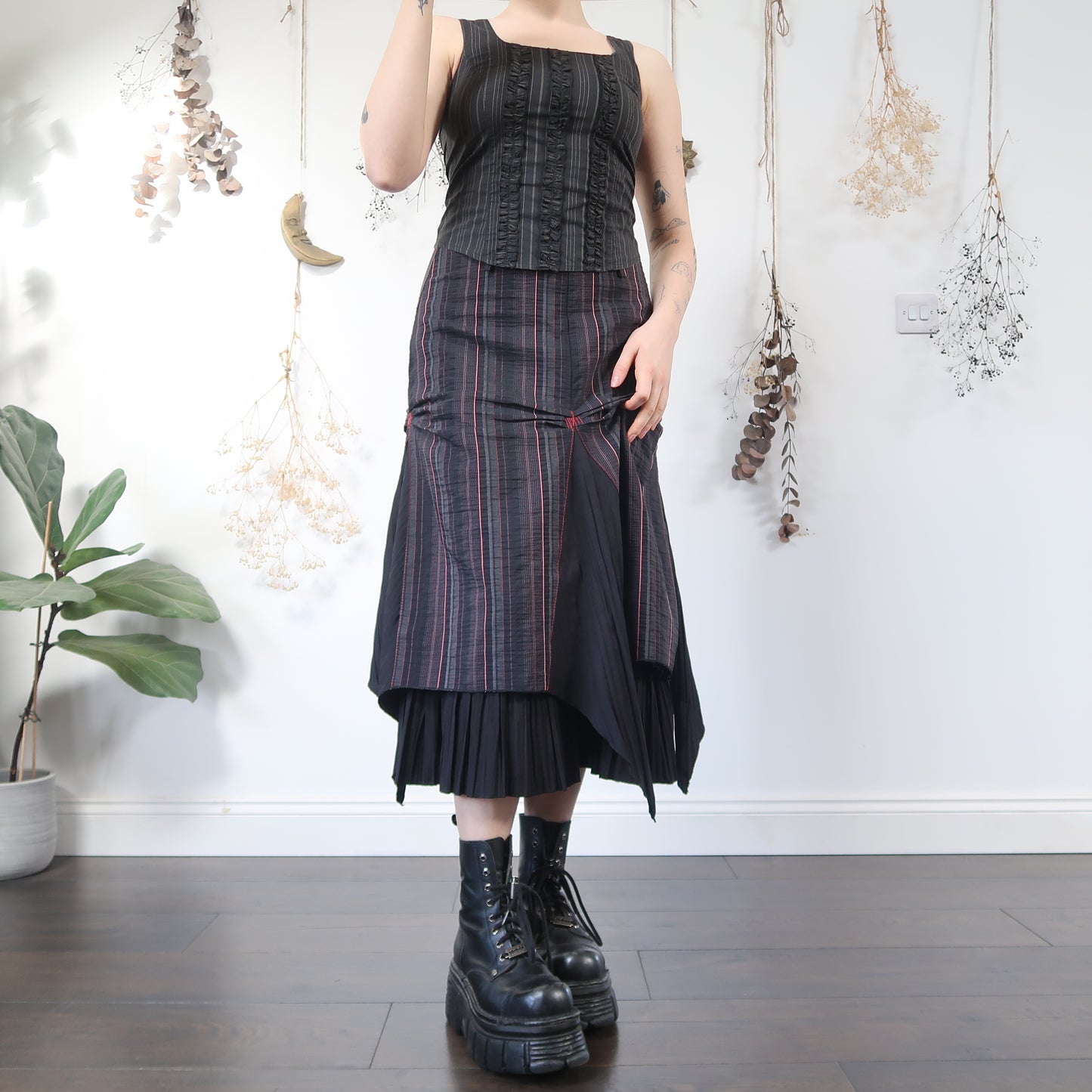 Pinstripe archive skirt - size M