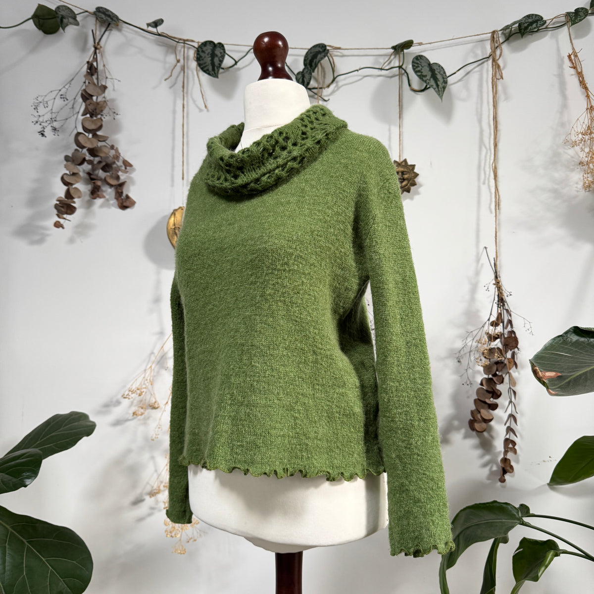 Green knit jumper - size M/L