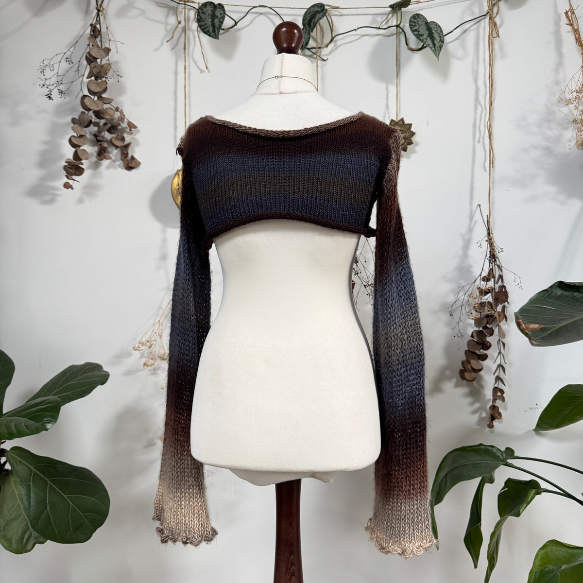 Knit cropped shrug - size S