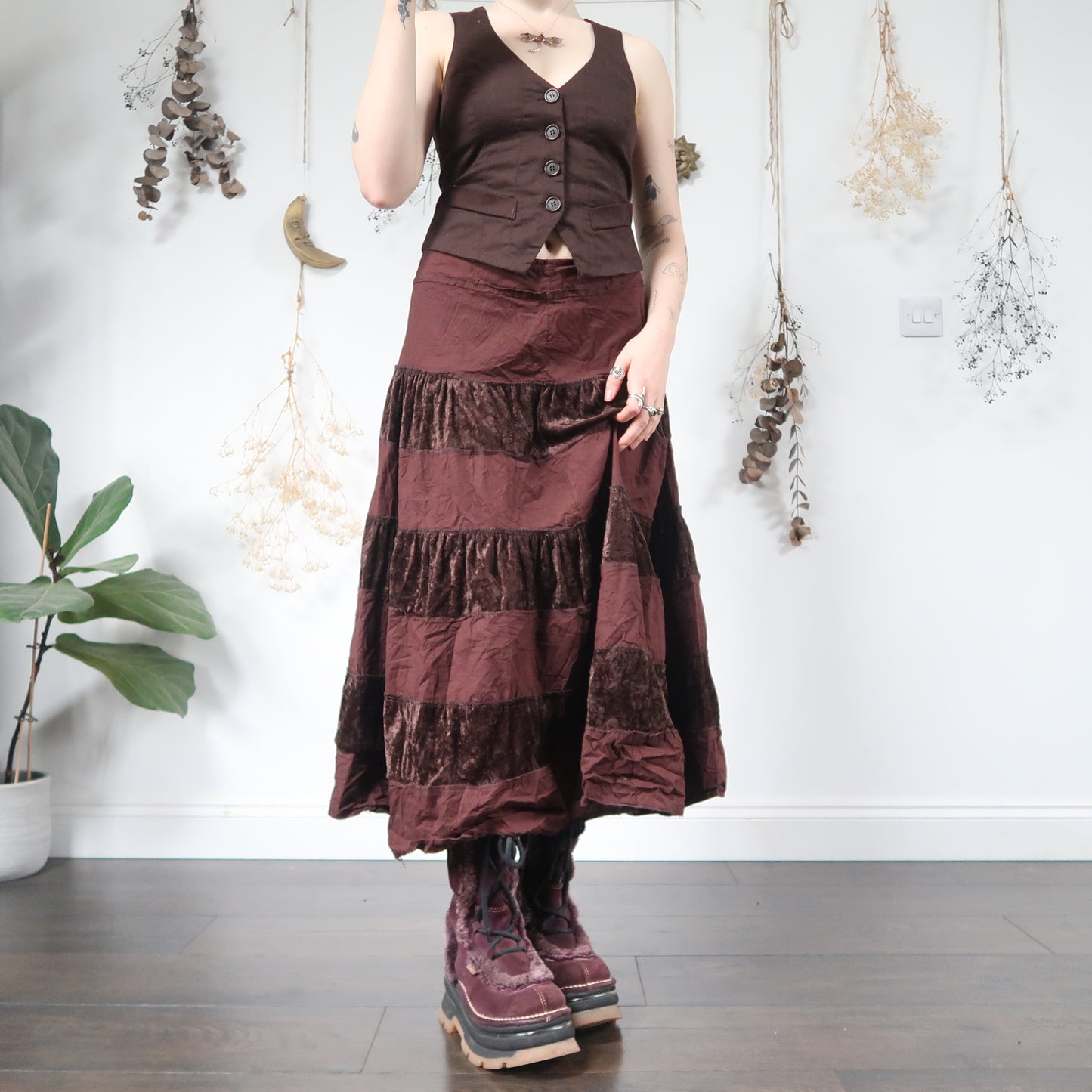 Brown velvet tiered skirt - size M/L