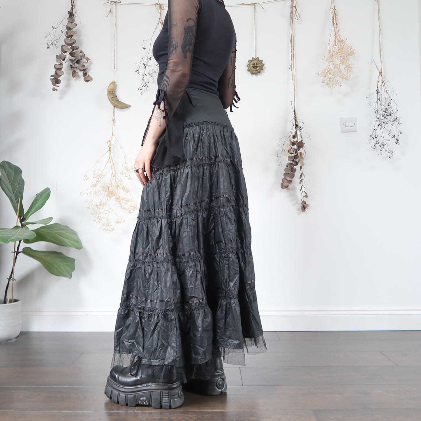 Black tiered skirt - size M