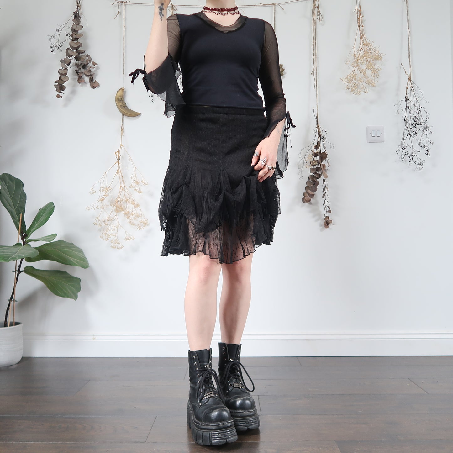 Black mesh skirt - size M/L