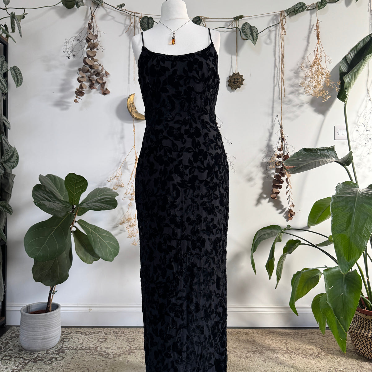 Black velvet embossed dress - size M