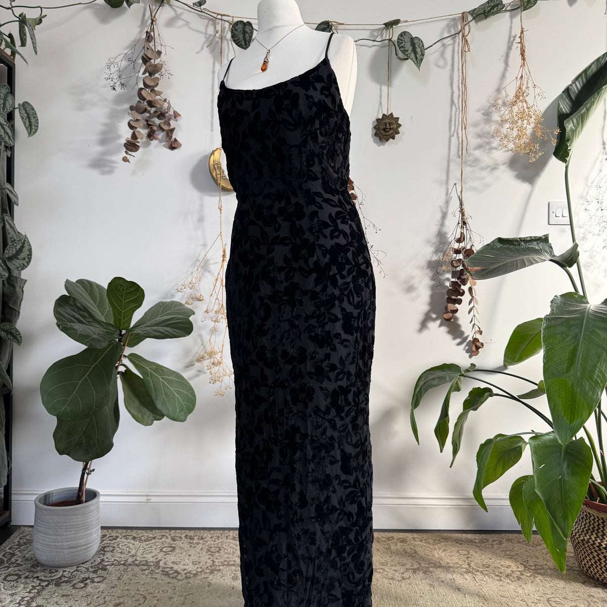 Black velvet embossed dress - size M