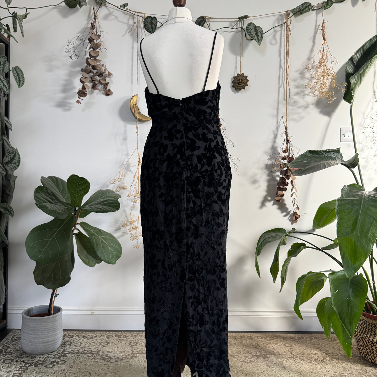 Black velvet embossed dress - size M