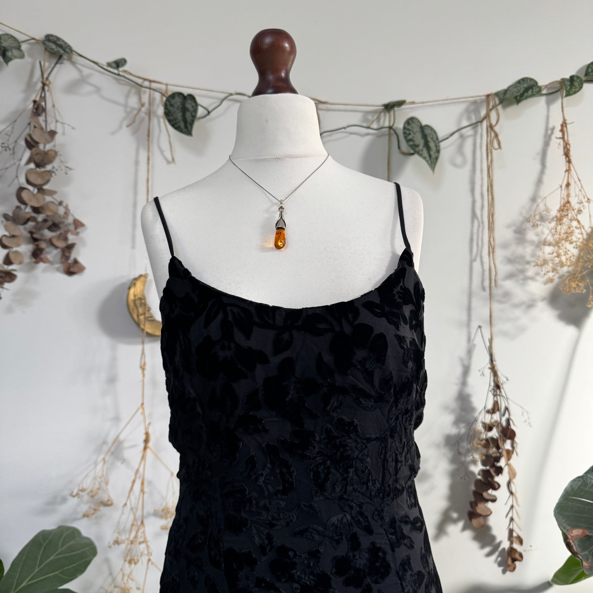 Black velvet embossed dress - size M