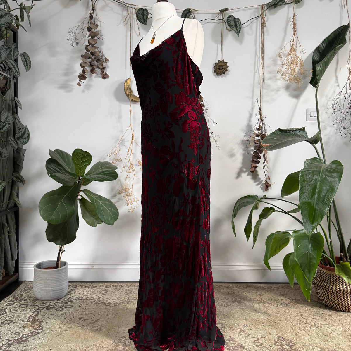 Red velvet gown - size XL