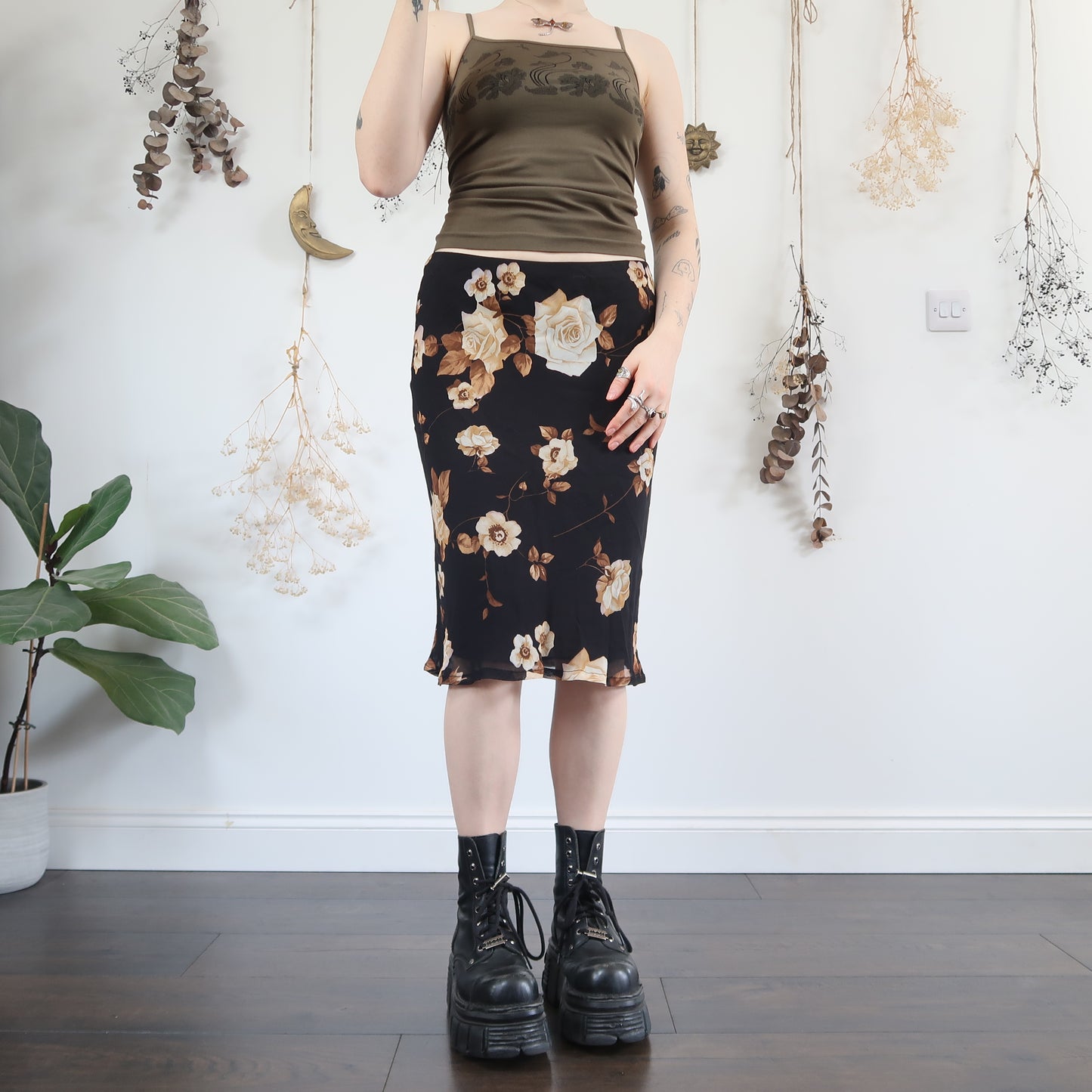 Floral midi skirt - size M