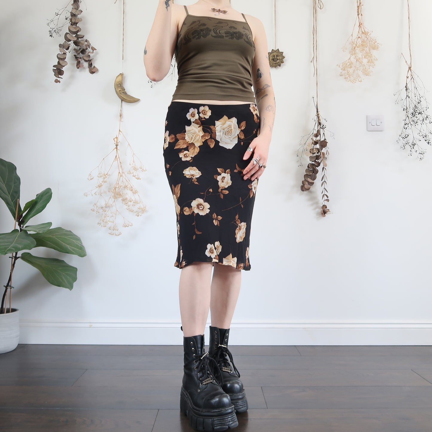 Floral midi skirt - size M