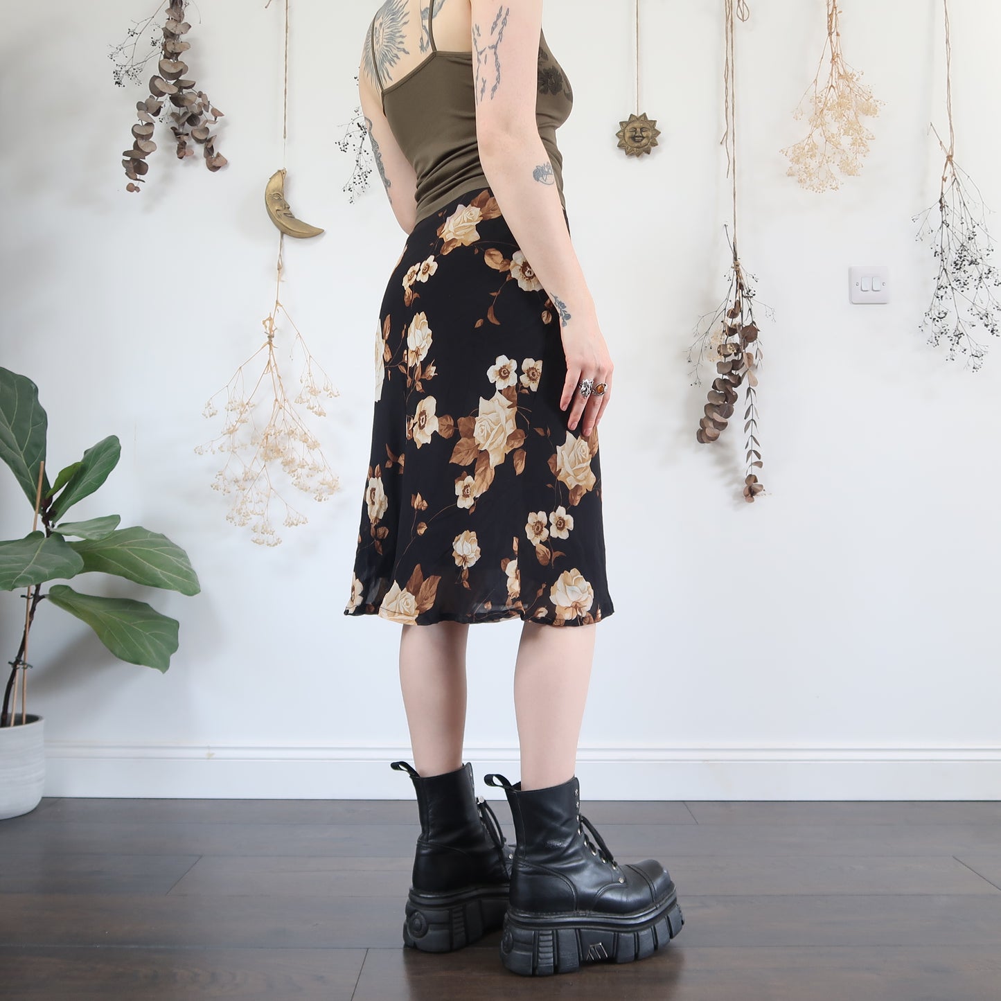 Floral midi skirt - size M