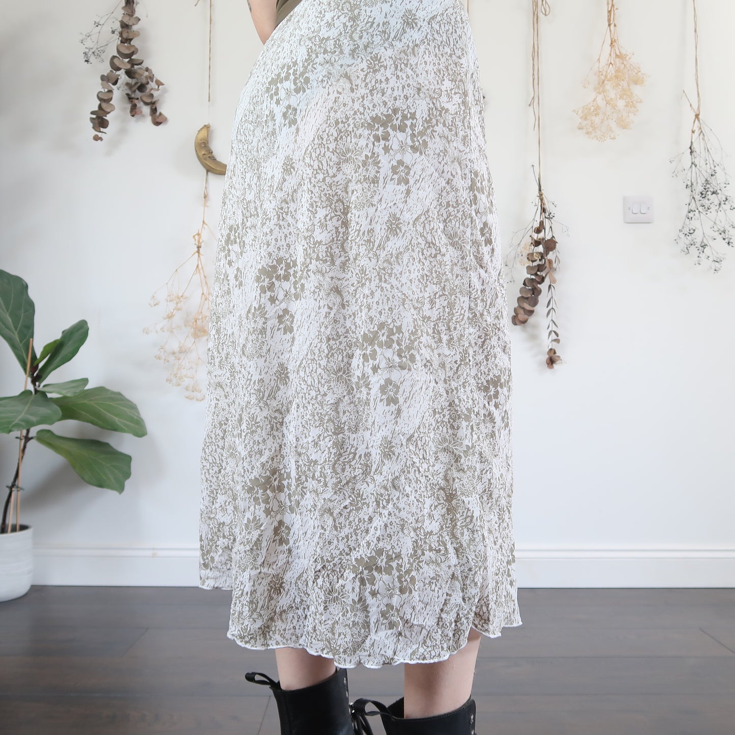 Floral skirt - size M/L