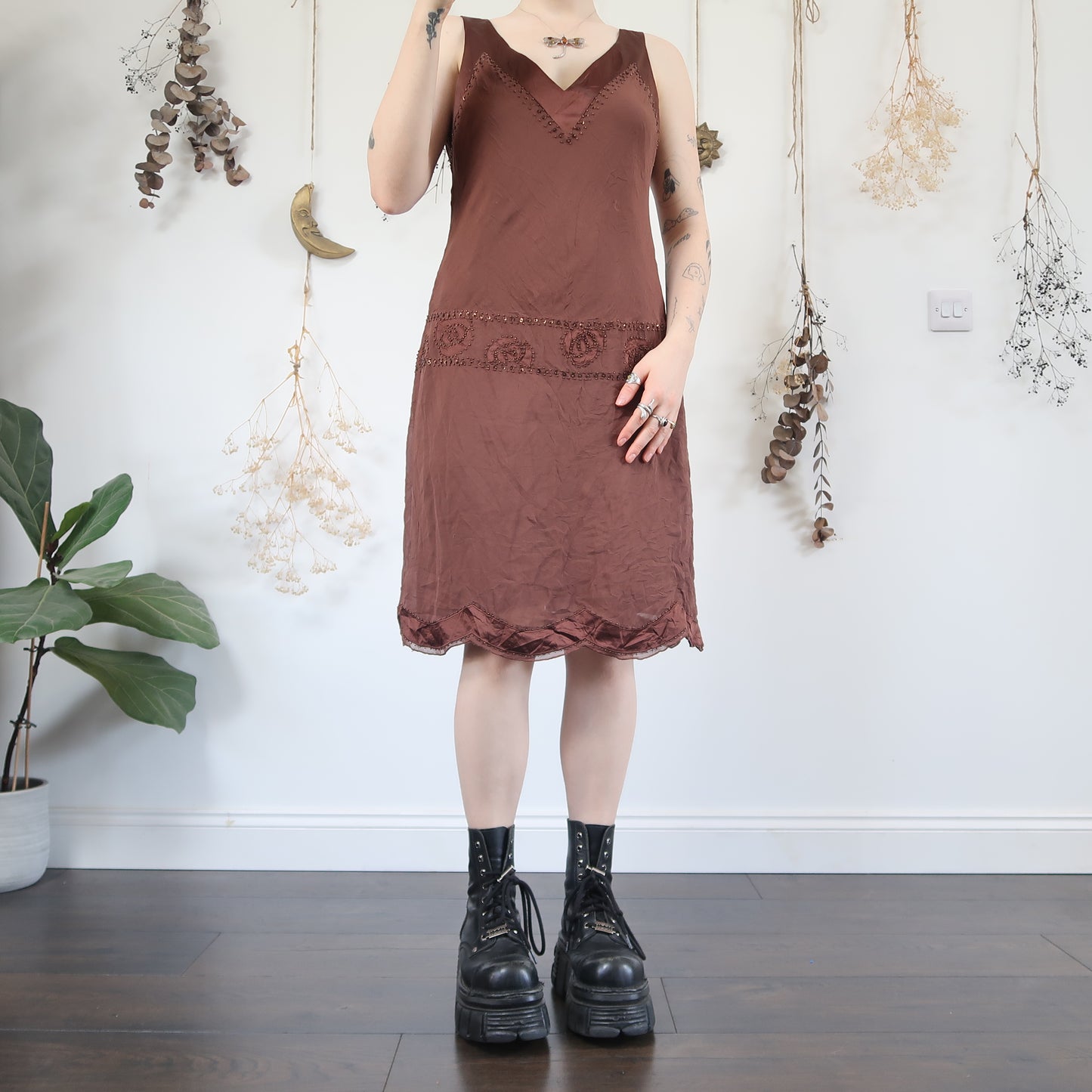 Brown midi dress - size M