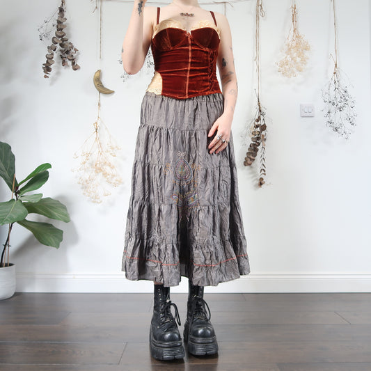 Embroidered tiered skirt - size M/L