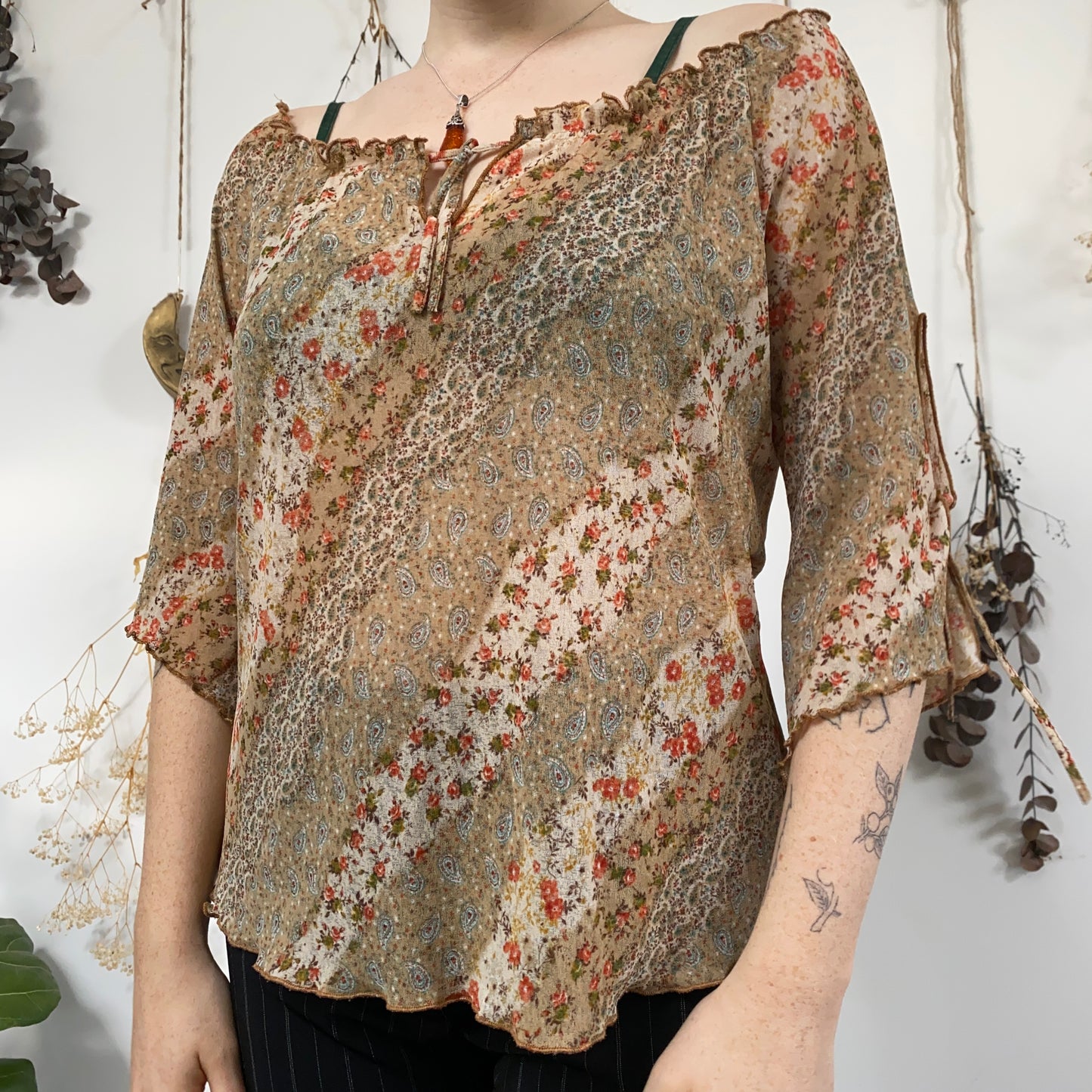Floral mesh blouse - size XL/XXL