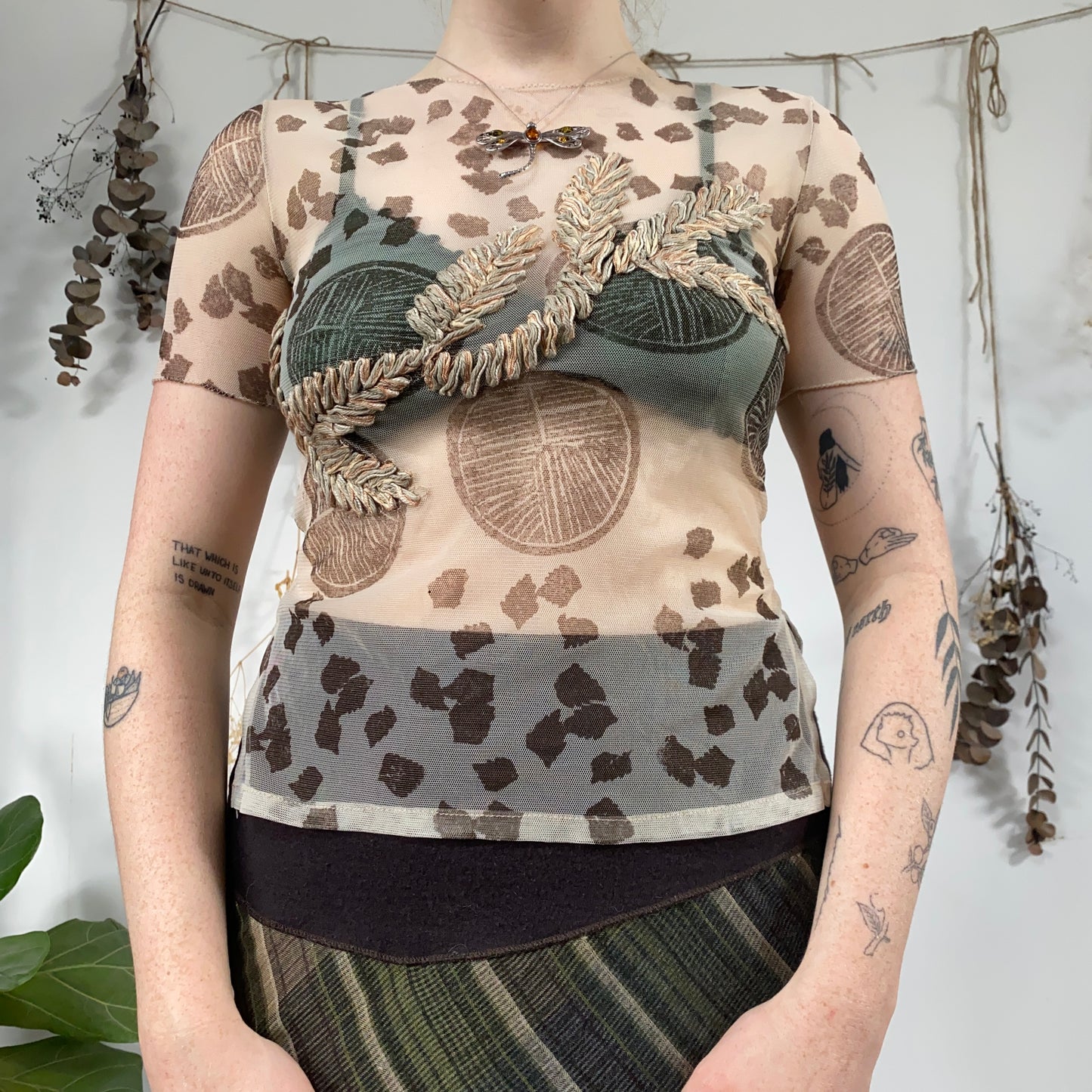 Earthy mesh tshirt - size S