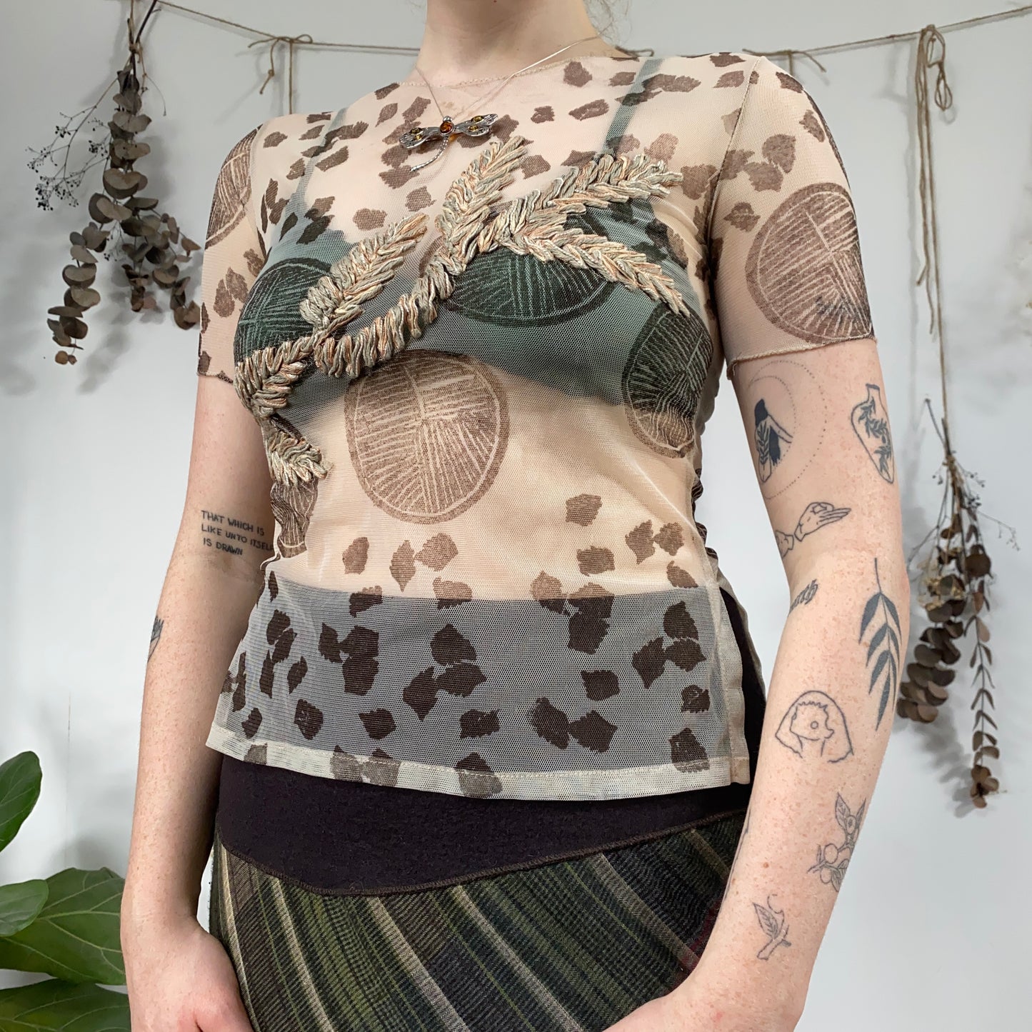 Earthy mesh tshirt - size S