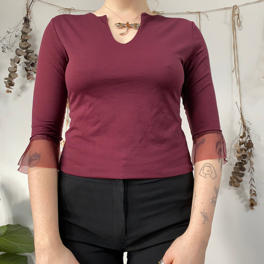 Berry mesh top - size M