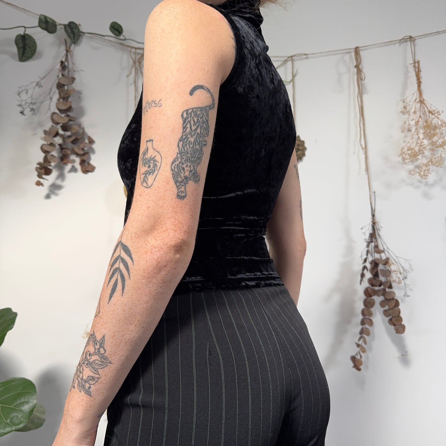 Black velvet top - size XS/S