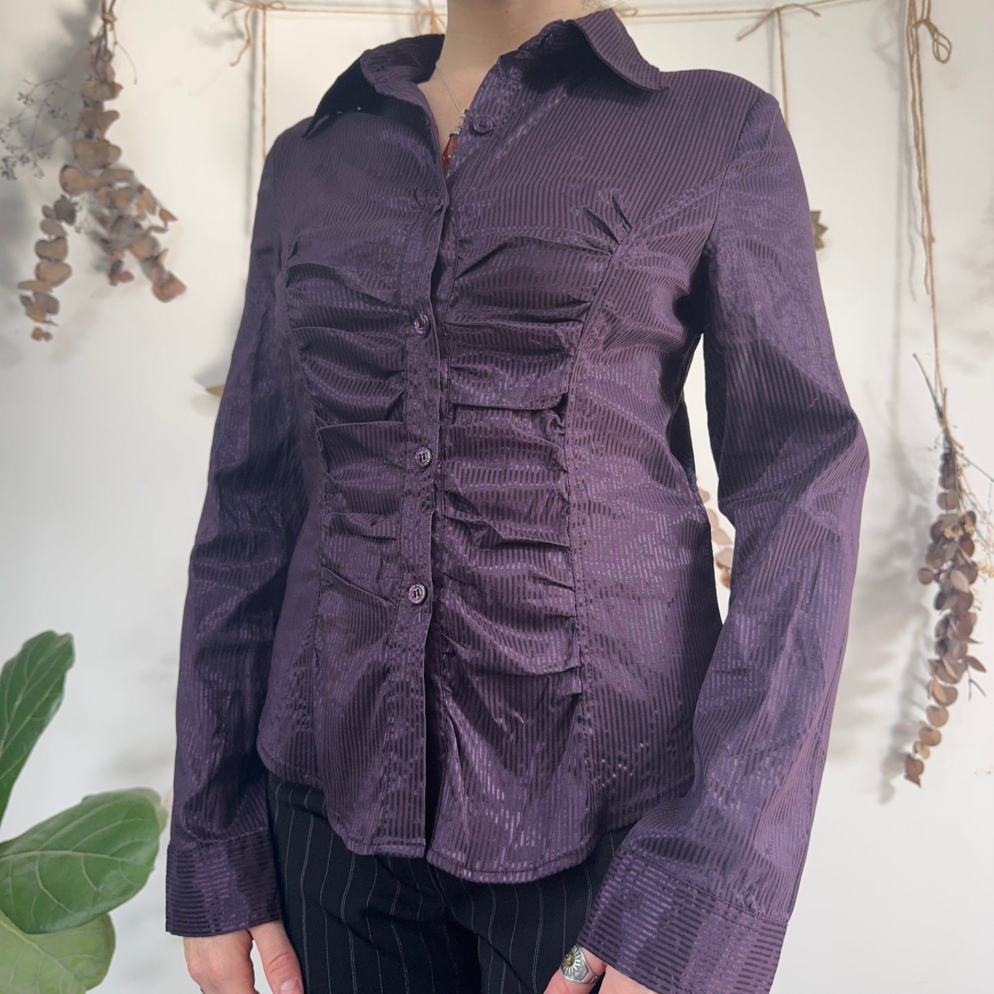 Ruched purple striped shirt - size M