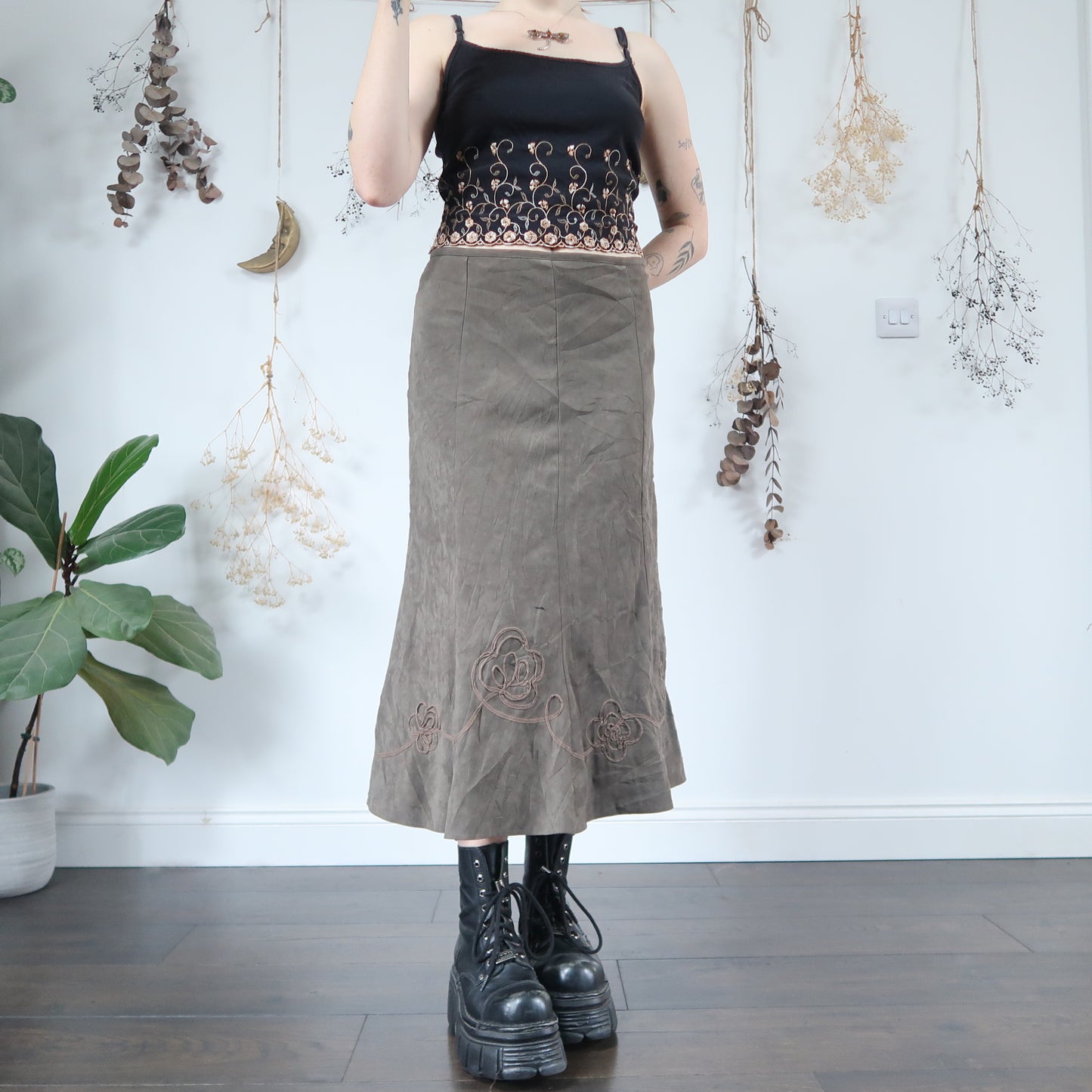 Khaki skirt - size L