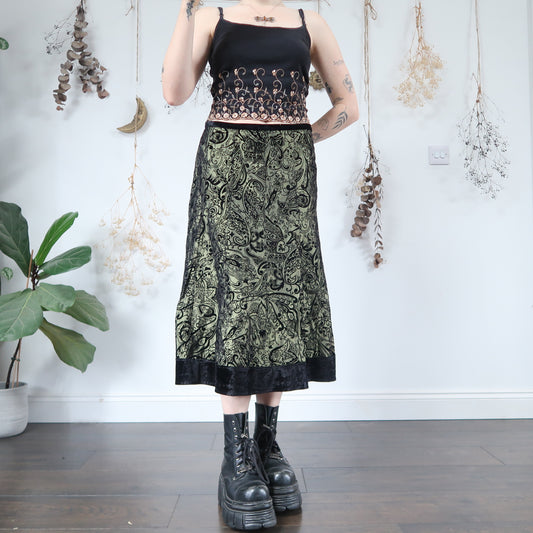 Green and black skirt - size L