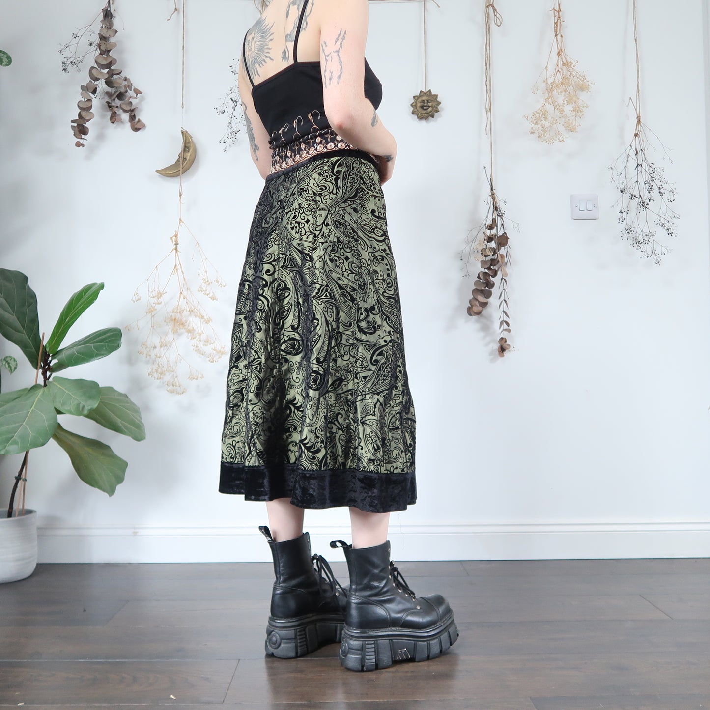 Green and black skirt - size L