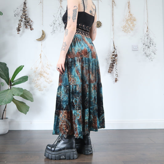 Velvet tiered skirt - size M/L