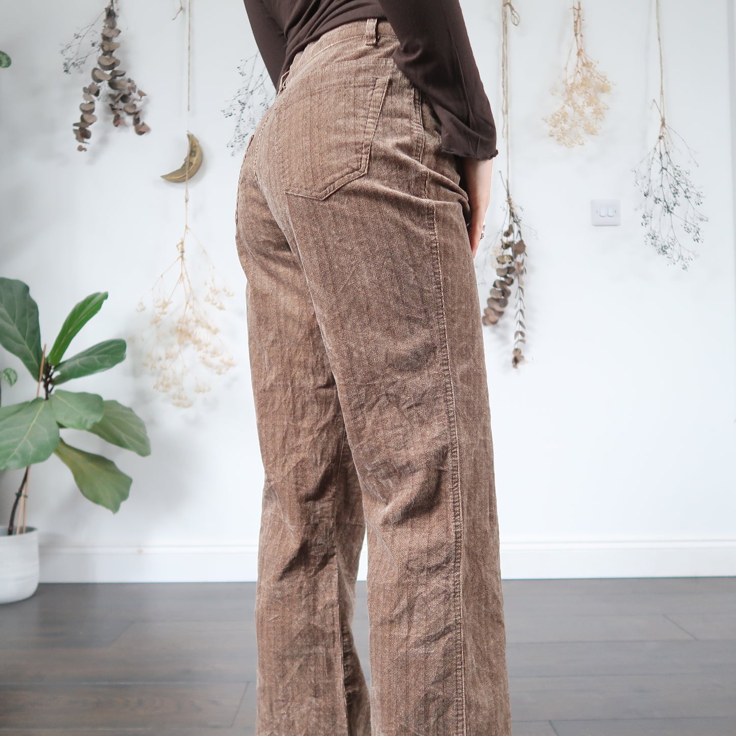 Brown velvety trousers - size M