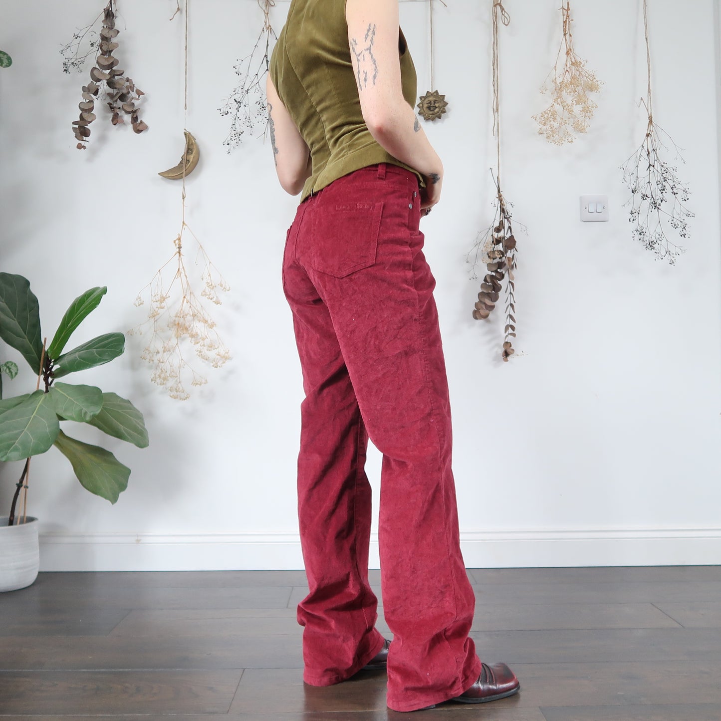 Raspberry cord trousers - size L