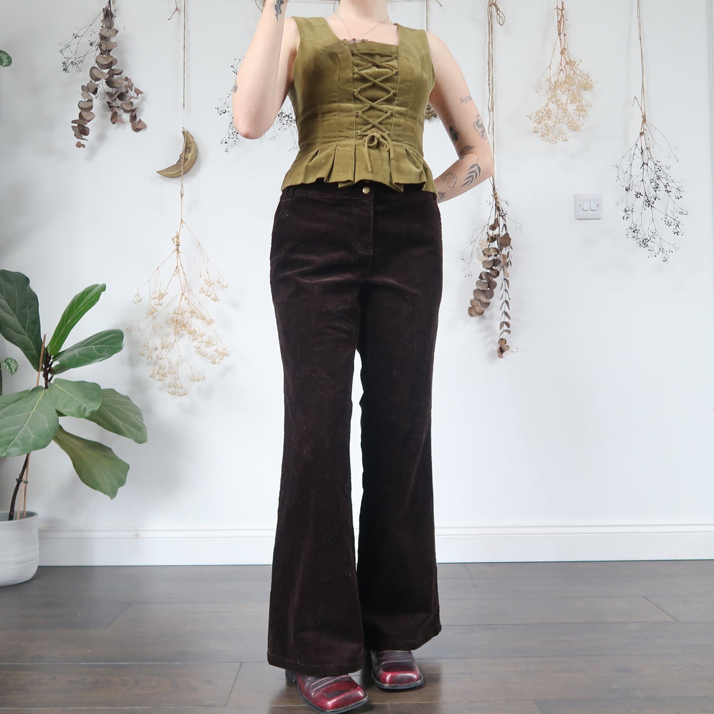 Brown cord trousers - size L